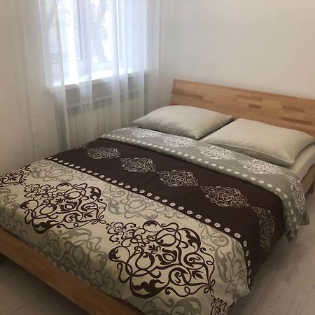 Gil Apartments, 38 Prospect Svobody Uzhhorod Ngoại thất bức ảnh