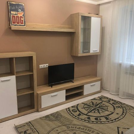 Gil Apartments, 38 Prospect Svobody Uzhhorod Ngoại thất bức ảnh