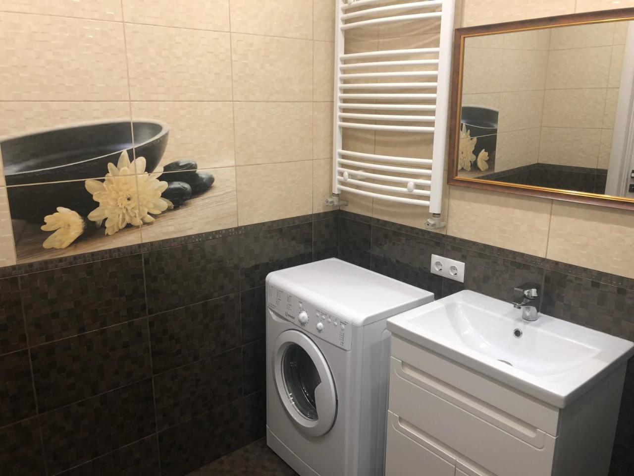Gil Apartments, 38 Prospect Svobody Uzhhorod Ngoại thất bức ảnh