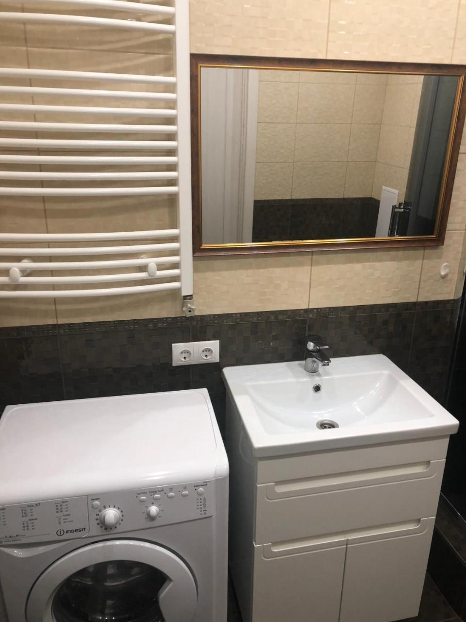 Gil Apartments, 38 Prospect Svobody Uzhhorod Ngoại thất bức ảnh