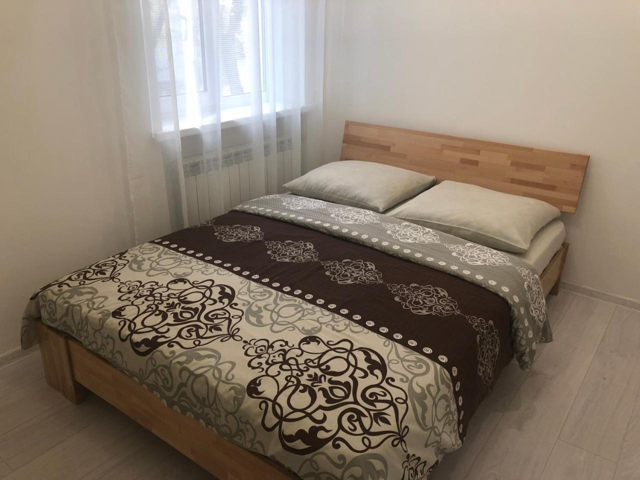 Gil Apartments, 38 Prospect Svobody Uzhhorod Ngoại thất bức ảnh
